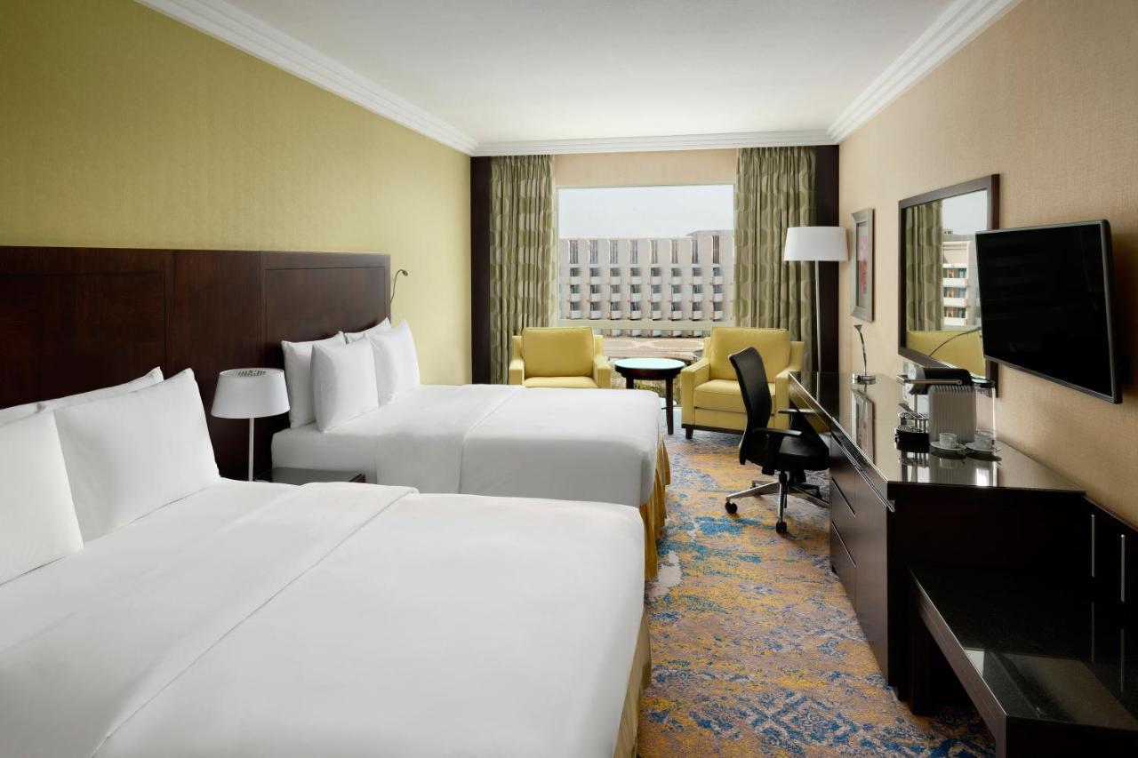 Готель Crowne Plaza Jeddah By Ihg Екстер'єр фото A typical guest room at the hotel
