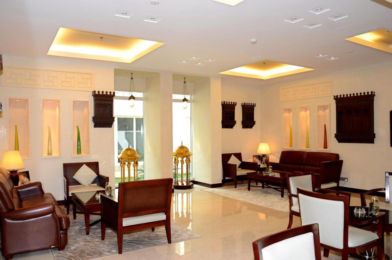 Готель Crowne Plaza Jeddah By Ihg Екстер'єр фото The lobby of the hotel