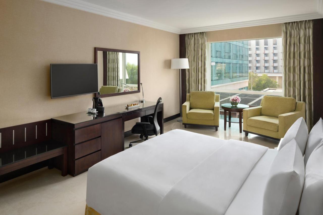 Готель Crowne Plaza Jeddah By Ihg Екстер'єр фото A guest room at the hotel